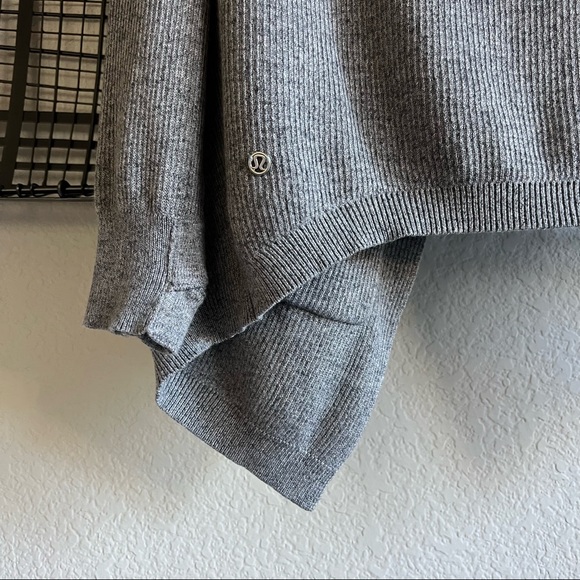 Lululemon Cabin Yogi Wrap - Picture 5 of 6